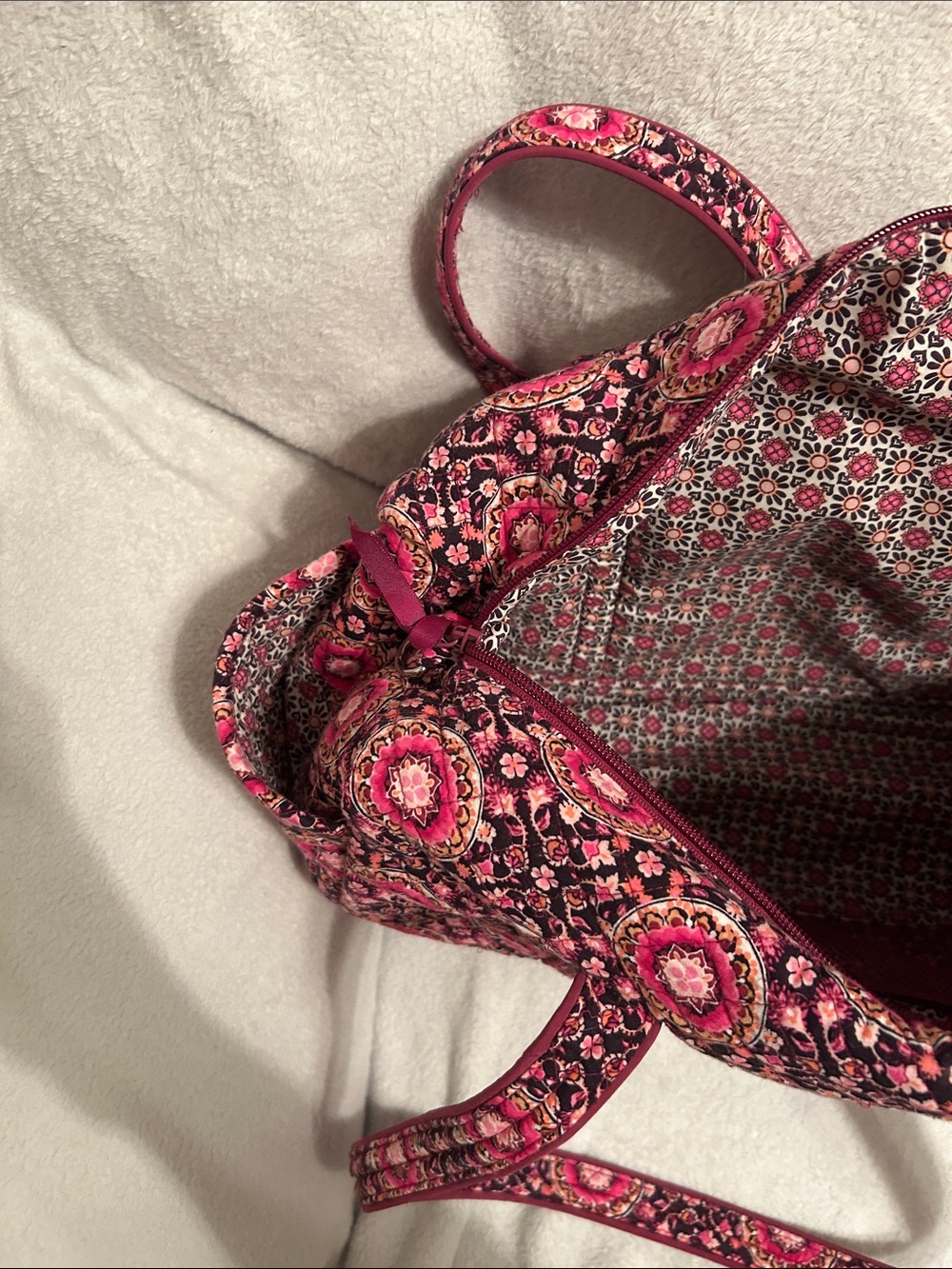 Vera Bradley Hot Pink Paisley Quilted Travel Bag - Picture 6 of 10